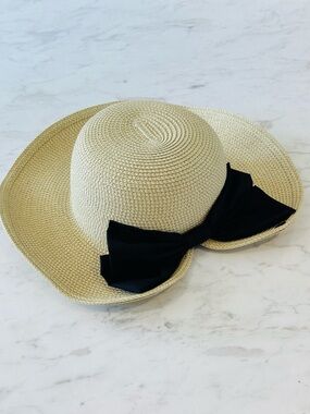 Peter Grimm Sun Hat with Black Bow size OS Adjustable